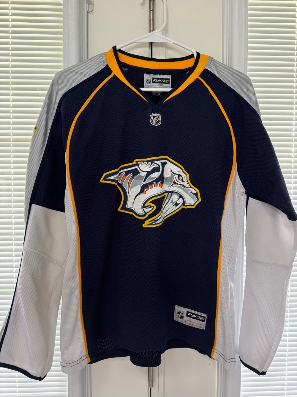 Vintage Nashville Predators Reebok NHL Jersey - Blank Back - Size Large